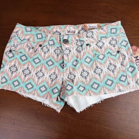 Mudd Geometric Frayed Shortie short - Picture 1 of 5